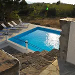 Filakopi Private Pool Retreat For 6 *