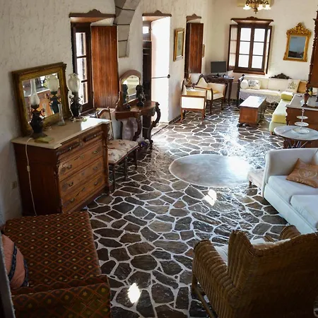 The Lady Of Flakopi Villa Pachaina