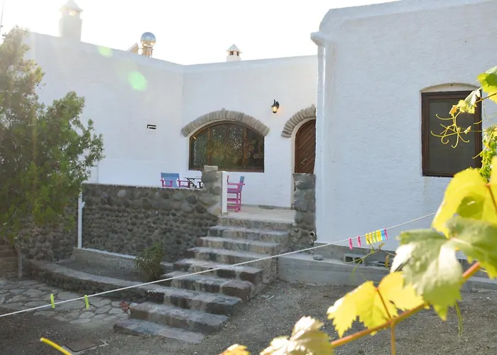 Fylakopi Private Pool Retreat For 6