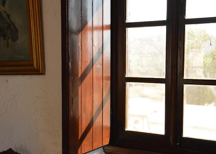 Fylakopi Private Pool Retreat For 6 Пачаина